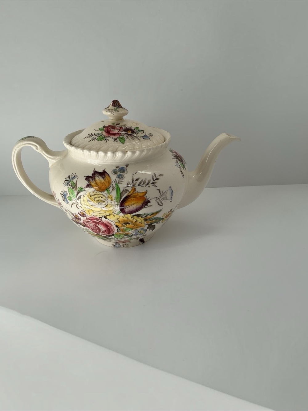 Vintage Johnson Brothers Garden Bouquet Teapot w/ Lid Windsor Ware USA Floral